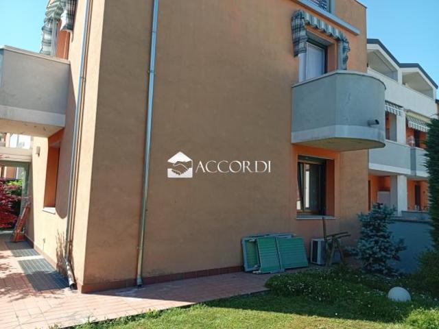 RIF.LLA20 APPARTAMENTO RISTRUTTURATO CON GIARDINO CENTRO DI ABANO