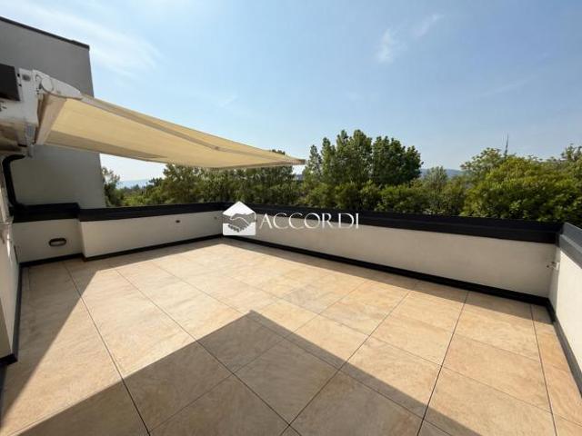 RIF.LLA22 APPARTAMENTO ELEGANTE RISTRUTTURATO CON AMPIO TERRAZZO ABANO TERME