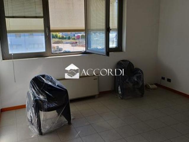 RIF.LLE2 UFFICIO AL PRIMO PIANO