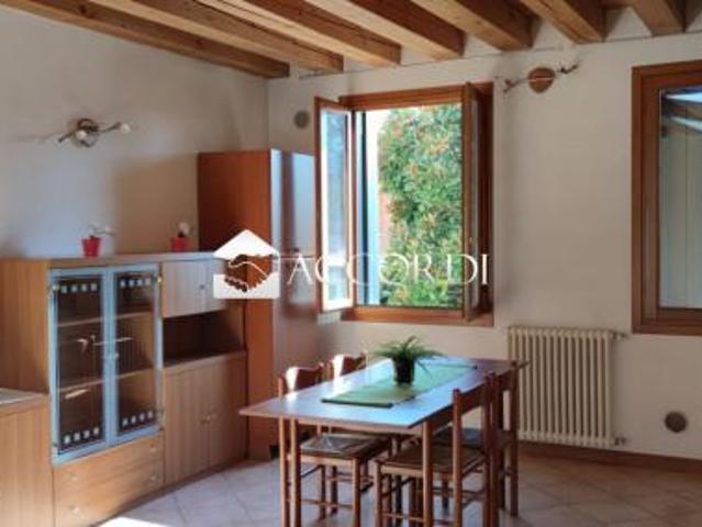 RIF.LLMS1 BILOCALE RISTRUTTURATO CON GARAGE CENTRALISSIMO MONSELICE