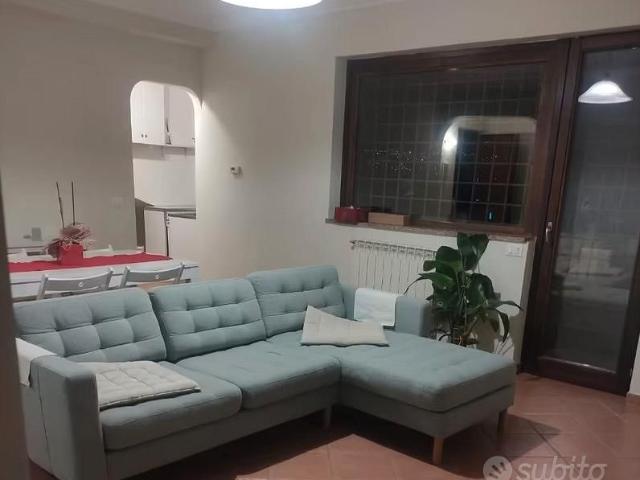 Rignano flaminio trilocale con balcone e p.auto