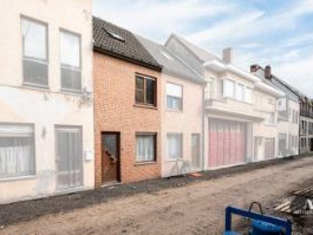 Rijwoning met 3 slaapkamers hartje Eeklo