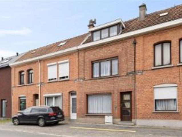 Rijwoning met 3 slaapkamers nabij centrum Stekene
