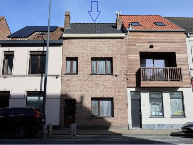 Rijwoning met 5 slaapkamers te Mariakerke !