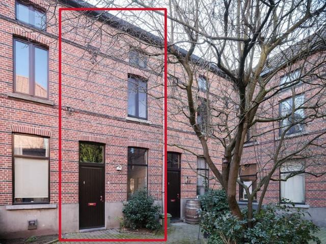 Rijwoning te koop voor 215000 euro met 1 slaapkamers