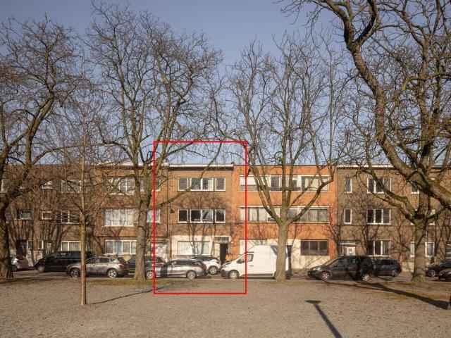 Rijwoning te koop voor 379000 euro met 6 slaapkamers