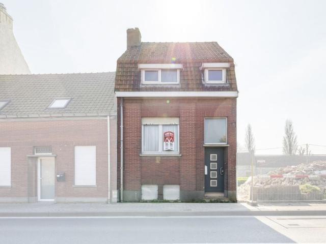 Rijwoning te koop voor 95000 euro met 3 slaapkamers