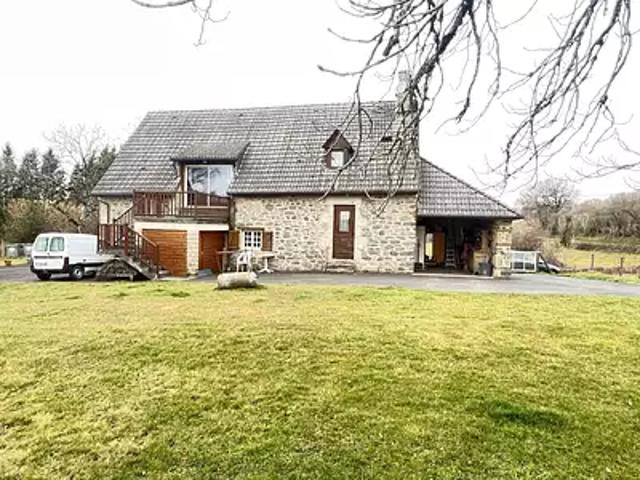 Rilhac Xaintrie 19220 Achat / Vente maison 6 pièces t6 terrasse parking