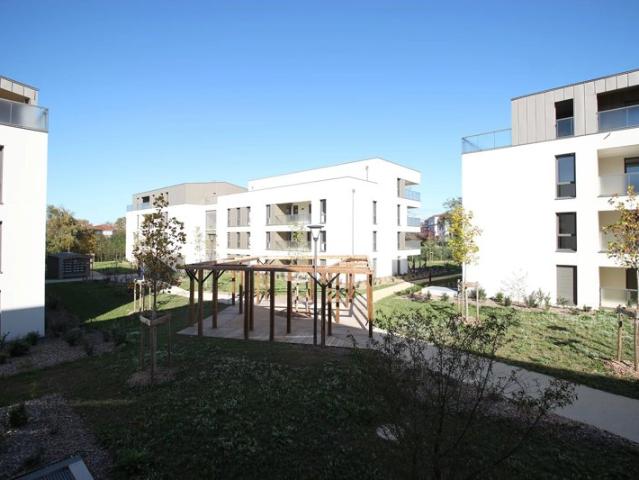 Rillieux Perica: Charmant T2 de 46 m² avec balcon et parking