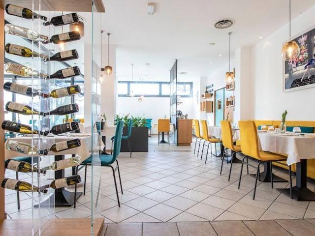 Ristorante in vendita a Cucciago