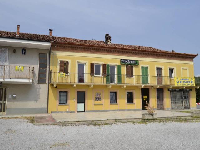 Ristorante in vendita a Montaldo Roero