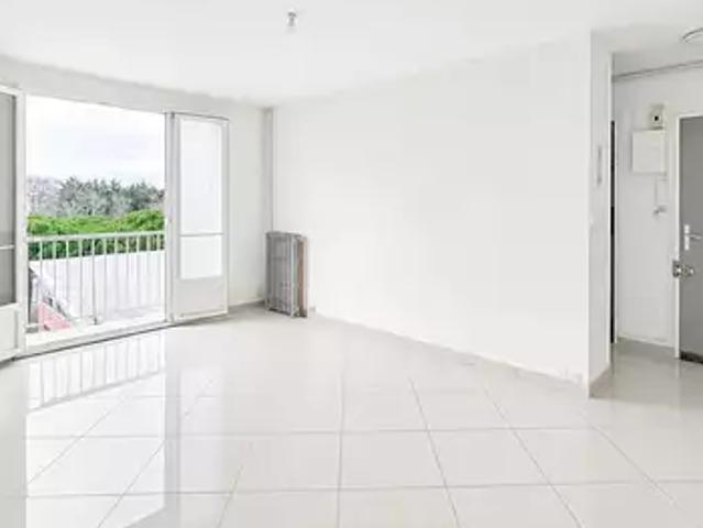 Ris Orangis 91130 Achat / Vente appartement 4 pièces t4 au dernier étage cave