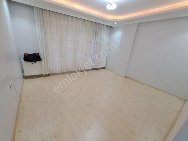 Rise Emlâk Tan Satılık Lüks 2+1 Daire 115 M2 Orta Kat