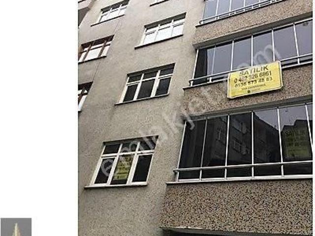 Riva Gayrimenkulden Merkezde Asansörlü D.gazlı 4 Adt Daire