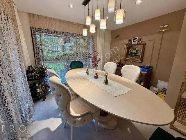 Riva Konaklar Inda Geniş Bahçeli Dekorasyonlu Satılık Villa