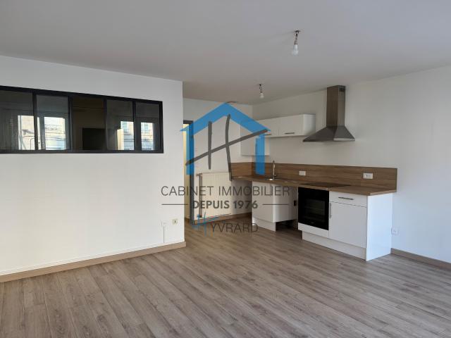 RIVE DE GIER T4 DE 70 M2 AU 1ER ETAGE