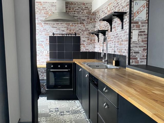 Rive droite, appartement duplex refait à neuf avec trois chambres et un garage