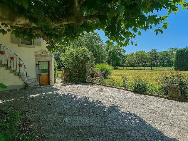 RIVE GAUCHE: VILLA JUMELÉE AU CADRE DEXCEPTION