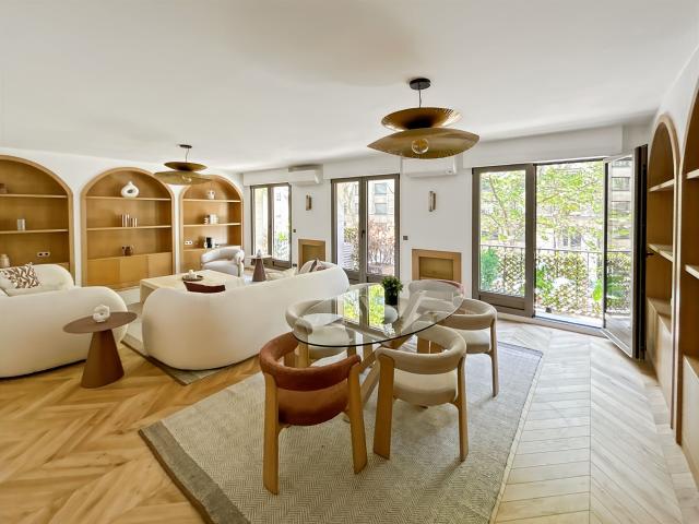 Rive Gauche Boulevard Saint Germain et Rue de Lille 125m² Paris 7ème