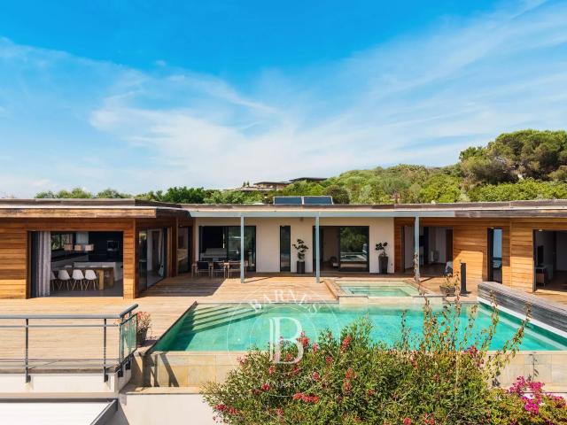 Rive Sud D'Ajaccio, Agosta Plage, Villa contemporaine, 5 cha. 322m² Pietrosella