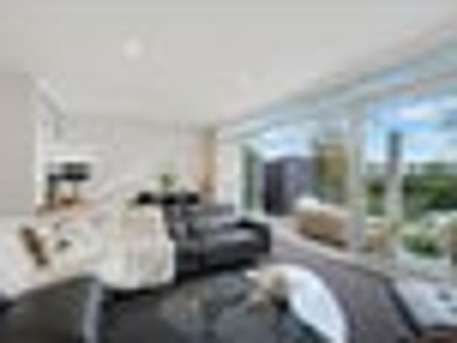 River Views, Space & Sunshine