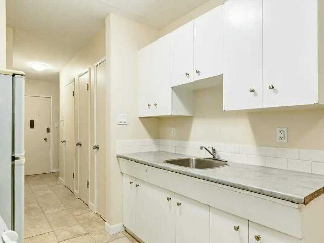 River Vista 2 Bedroom Apartment for Rent at 11008 83 St Nw, Edmonton, AB T5H 1M3 Cromdale