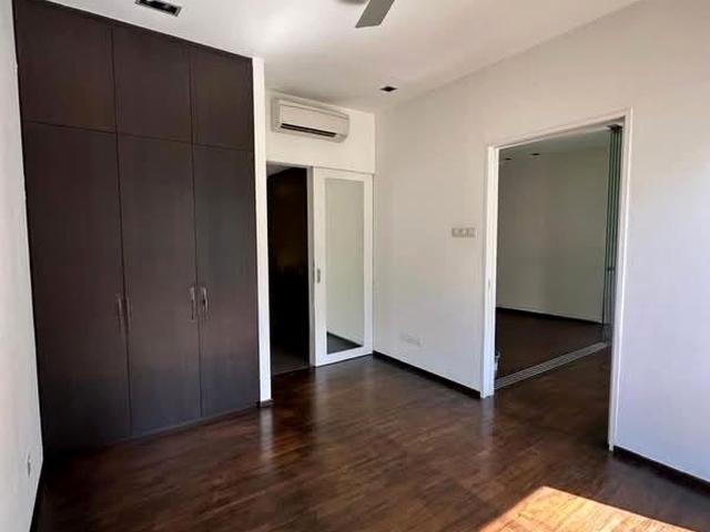 River Place D3, Condominium