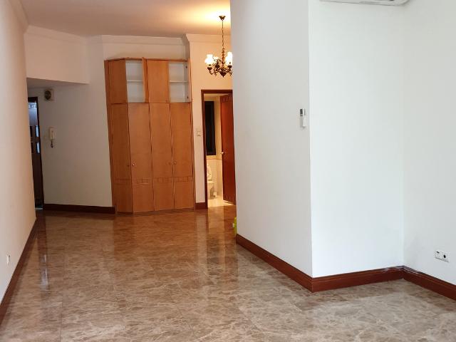 River Place D3, Condominium