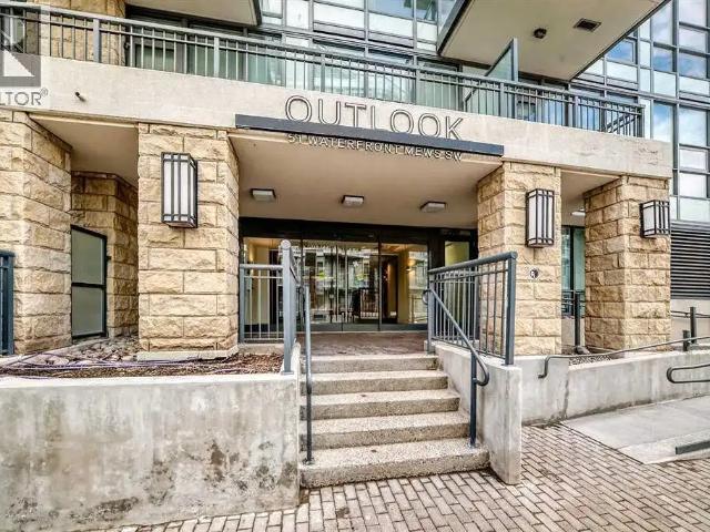 Riverfront Living in Eau Claire 1 Bed + Amenities