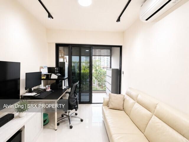 Riverfront Residences D19, Apartment