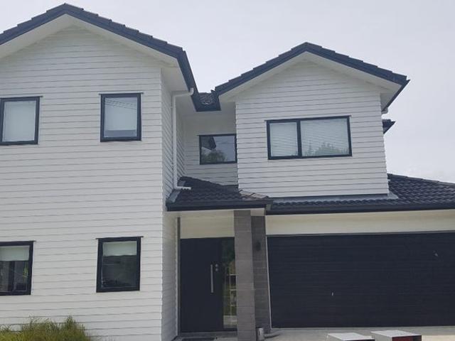 riverhead, 4 bedrooms
