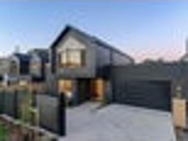 Riverhead, 4 bedrooms, $2100 pw