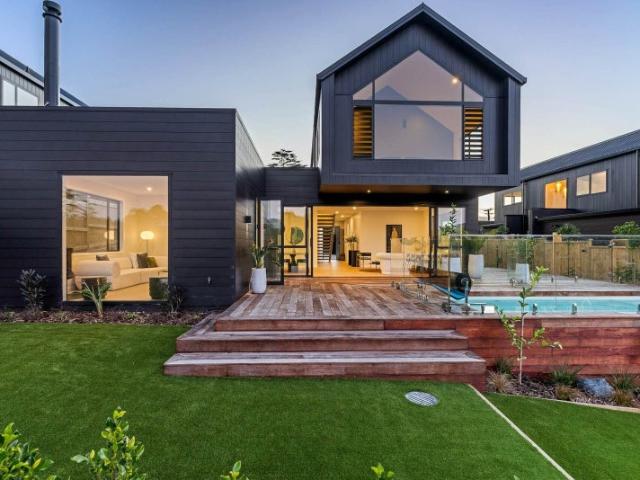 riverhead, 4 bedrooms