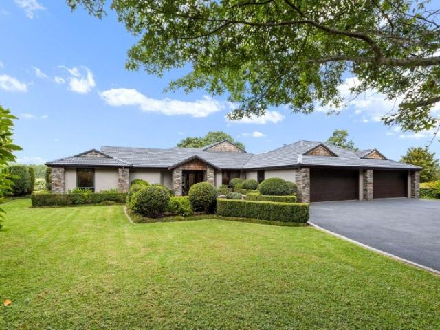 riverhead, 5 bedrooms