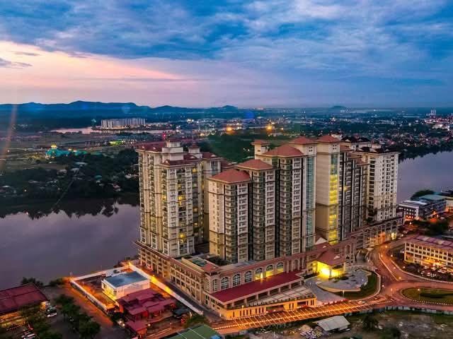 Riverine Diamond, Kuching