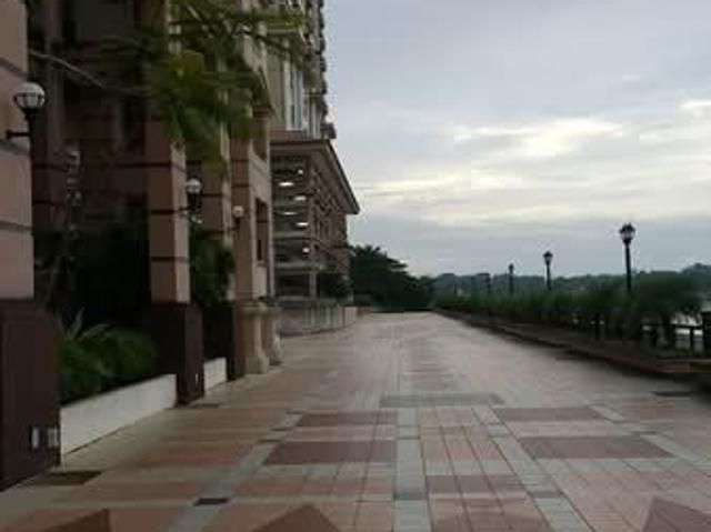 Riverine Emerald, Kuching