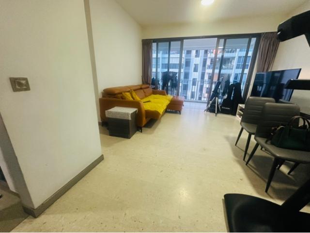 Riversails Condominium For Rent, $3,800, 3 Bed 2 Bath 947 sqft $4.01 psf
