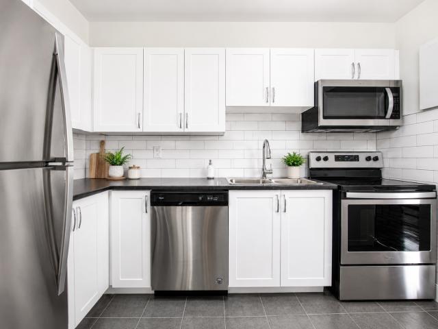 Riverside Towers 2 Bedroom Apartment for Rent