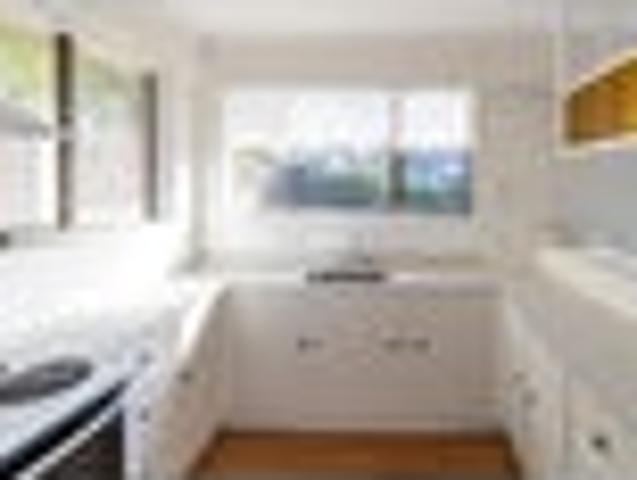 Riverton, 2 bedrooms, $500 pw