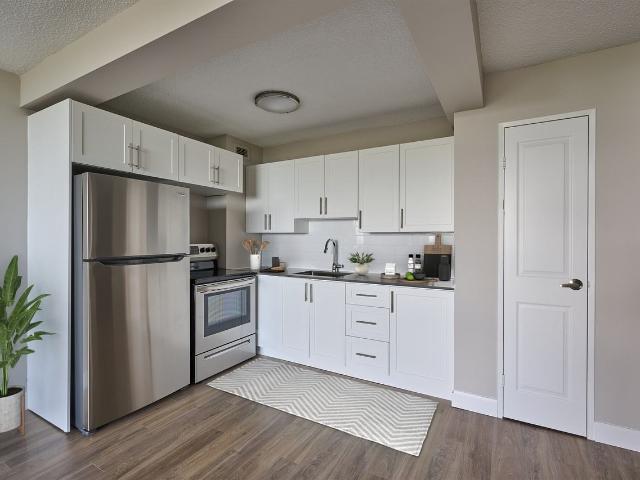 Riverton Park 2 Bedroom Apartment for Rent at 89 Forward Ave, Ottawa, ON K1Y 4M2 Mechanicsville