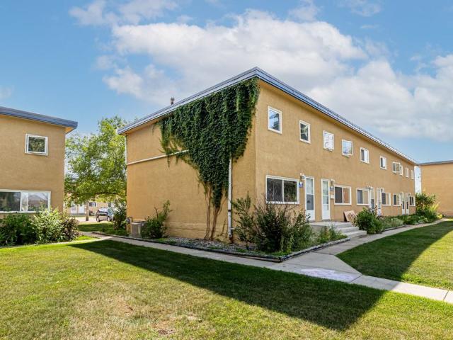 Rivervalley Townhomes 2 Bedroom Apartment for Rent at 4519 101a Ave Nw, Edmonton, AB T6A 0L3 Gold Bar