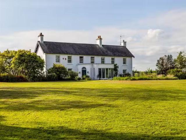 Riverview House, 13 Dagger Road