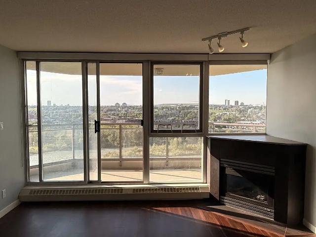 Riverview Spacious 2B/2B Condo