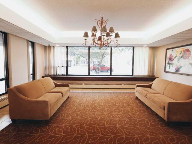 Riverview Park West Studio Apartment for Rent at 30 Mcewen Ave, Ottawa, ON K2B 5K8 Woodroffe North