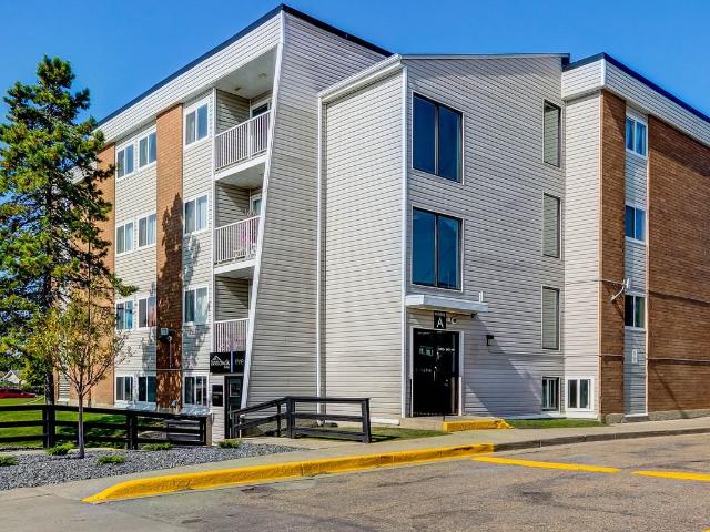 Riverview Plaza 3 Bedroom Apartment for Rent at 11915 34 St Nw, Edmonton, AB T5W 4V4 Abbottsfield