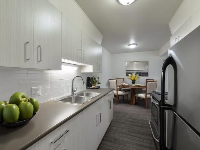Riverview Plaza 3 Bedroom Apartment for Rent at 11915 34 St Nw, Edmonton, AB T5W 4V4 Abbottsfield
