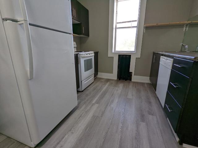 Riviera Apartments 1 Bedroom Apartment for Rent at 322 6th Ave N, Saskatoon, SK S7K 2S5 Central Business District