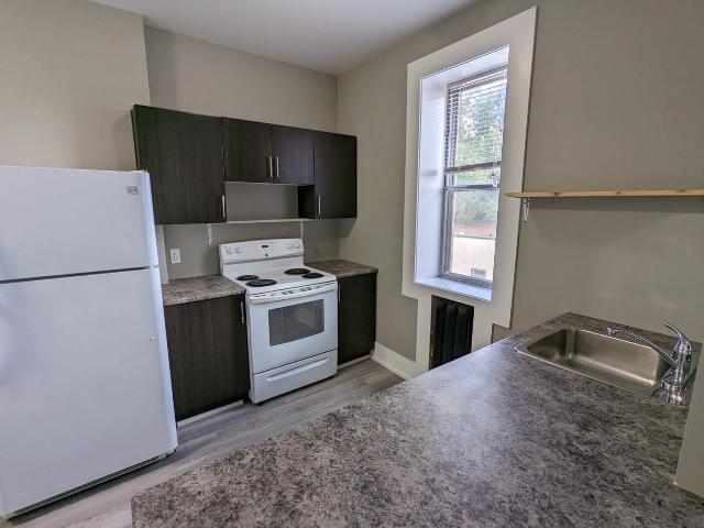 Riviera Apartments 1 Bedroom Apartment for Rent at 322 6th Ave N, Saskatoon, SK S7K 2S5 Central Business District