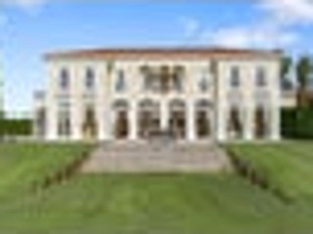 Riviera grandeur on the Clifton Peninsula