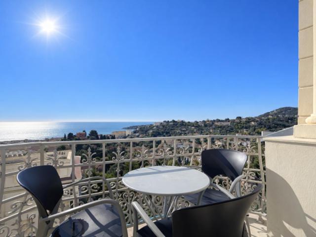 Riviera Palace Dernier étage, 3 pièces avec balcon et vue